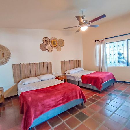 La Rosa Nautica Hostel กัวดวส ภายนอก รูปภาพ