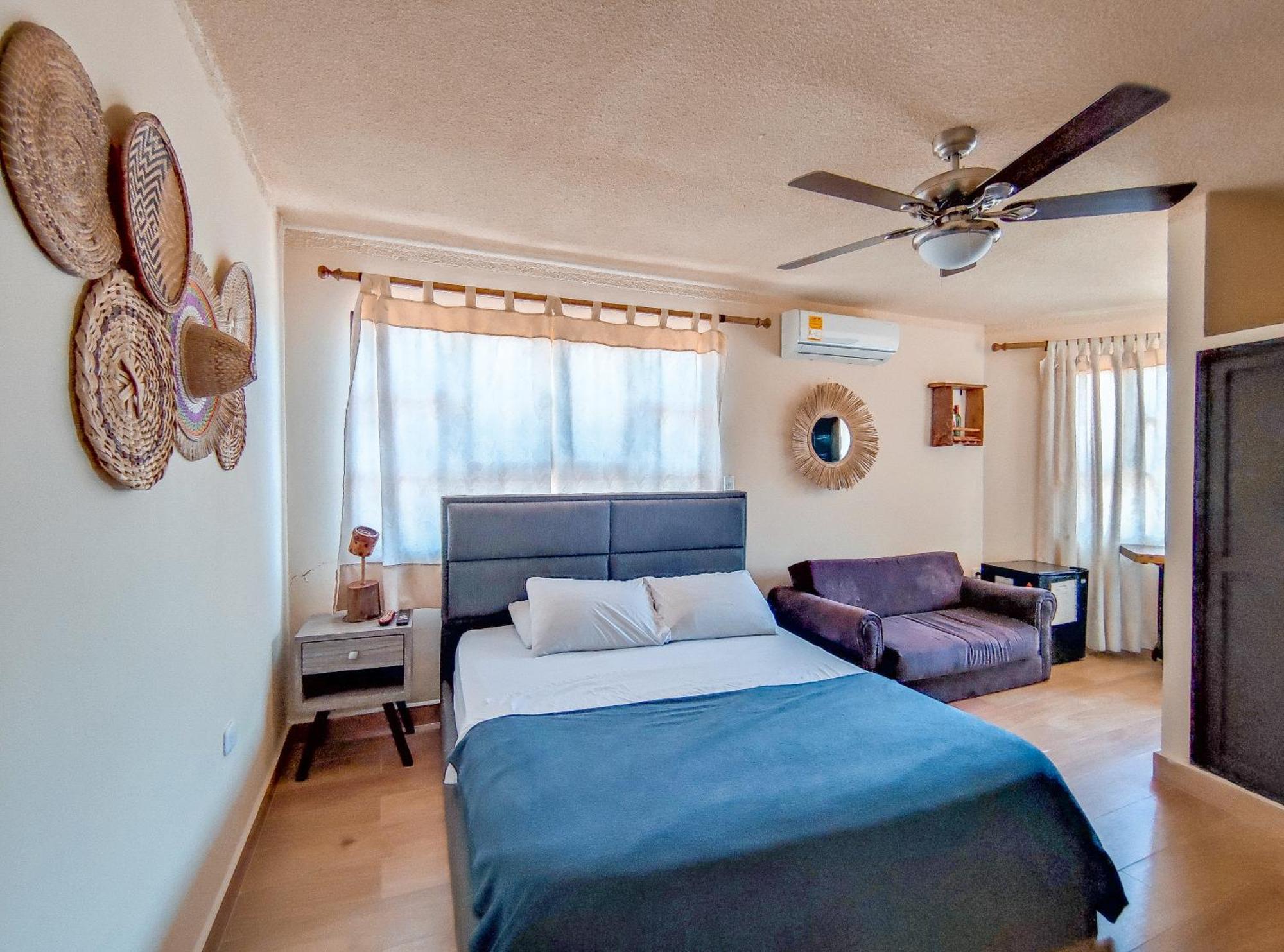 La Rosa Nautica Hostel กัวดวส ภายนอก รูปภาพ